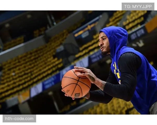 加里佩顿二世防守表现出色助勇士巩固季后赛席位