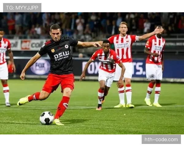 埃因霍温防守体系升级,状态回暖助力冲击冠军荣耀 埃因霍温防守体系升级,状态回暖助力冲击冠军荣耀